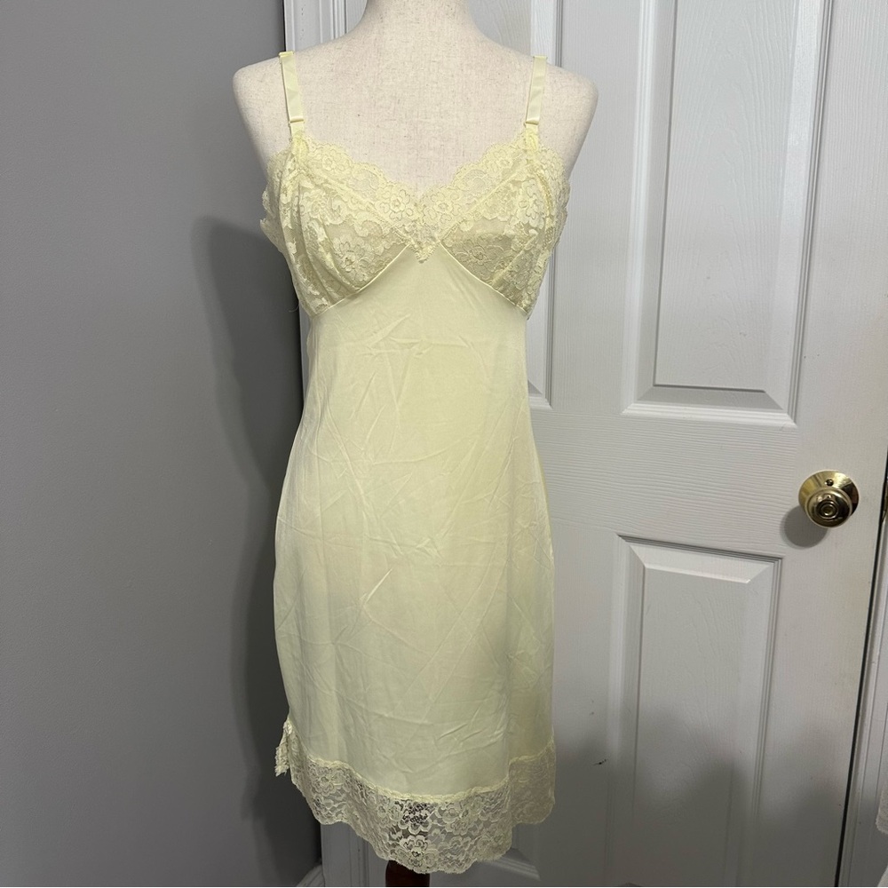 Vintage Maidenform Butter Yellow Slip Dress Size 34